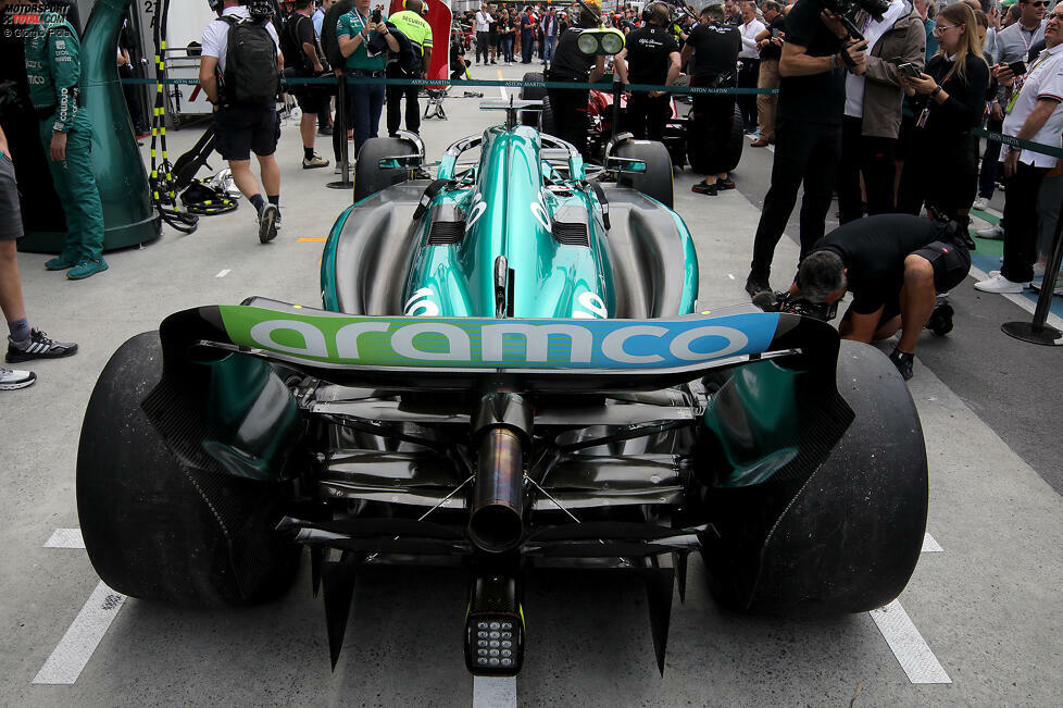 ... die zahlreichen Updates an ihren Autos auszutesten. Aston Martin ist unter den Rennställen, die extreme Modifizierungen einsetzen in Montreal. Umso wichtiger war für diese Teams ein trockenes 2. Freies Training, denn ...