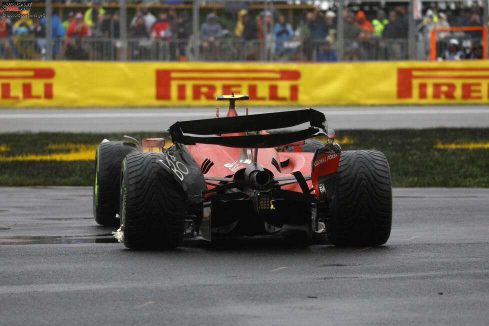 ... er nicht mehr weitermachen kann. Der Ferrari ist vorne und hinten ziemlich demoliert, weshalb die Mechaniker bis zum Qualifying einen straffen Zeitplan vor sich haben, damit Sainz normal teilnehmen kann. Das gelingt aber und Sainz ist dann normal dabei. Darüber hinaus gibt es im 3. Training ...