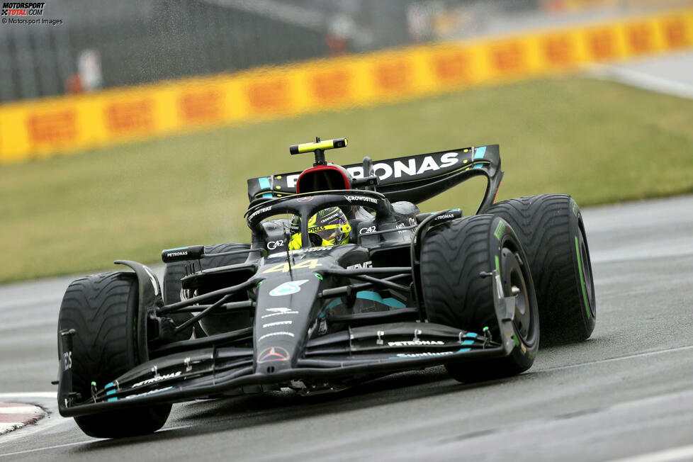 ... Alonso im Aston Martin und Lewis Hamilton im Mercedes W14 (Foto), die sich sportlich hinter Hülkenberg auf den Positionen drei und vier klassieren. Sehr viel mehr Aufmerksamkeit aber zieht im Qualifying ...