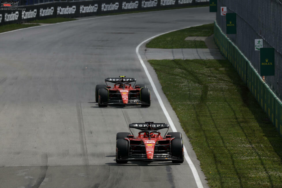 ... bringt Ferrari die beiden SF-23 von Charles Leclerc und Carlos Sainz von 10 und 11 vor auf die Plätze vier und fünf. Man stoppt nicht unter dem Safety-Car, attackiert sich aber auch nicht gegenseitig. Das hilft erfolgreich gegen ...