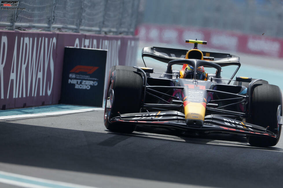 ... sein Teamkollege Sergio Perez im zweiten Red Bull, der noch in Baku auf gleichem Niveau unterwegs war, in Miami aber gut eine halbe Sekunde hinter Verstappen zurückbleibt. Im zweiten Training ergibt das P4. Erster Verfolger von Verstappen ist ...