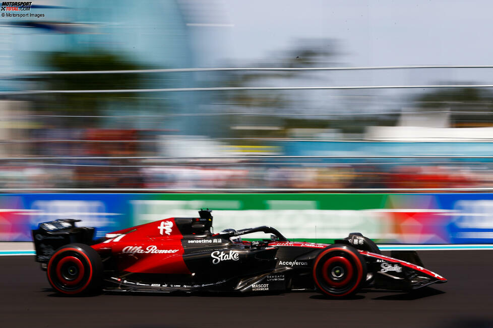 ... Bottas im Alfa Romeo bei seiner ersten Q3-Teilnahme in diesem Jahr, auch wenn er im Finale des Qualifying keine fliegende Runde mehr schafft durch die roten Flaggen. Aber Alfa Romeo kann aufatmen mit diesem Ergebnis, anders als ...