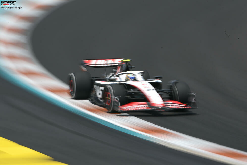 ... Nico Hülkenberg setzt sich im Haas VF-23 gut in Szene: Er belegt direkt hinter Bottas den achten Platz bei knapp einer Sekunde Rückstand auf die Spitze und wirkt gut gerüstet für das Qualifying in Miami, das ...