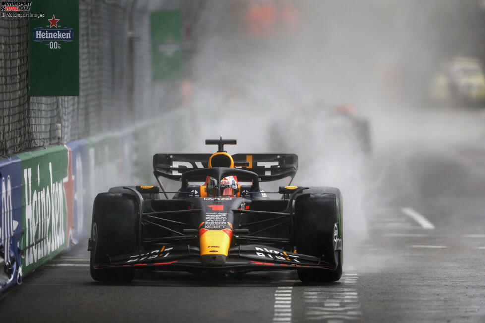 Max Verstappen gewinnt im Red Bull RB19 den Grand Prix von Monaco 2023 von der Poleposition kommend, und er dominiert das Rennen, selbst als Regen einsetzt. Der Sieg, sein 39. für Red Bull, gerät nie ernsthaft in Gefahr, und ...