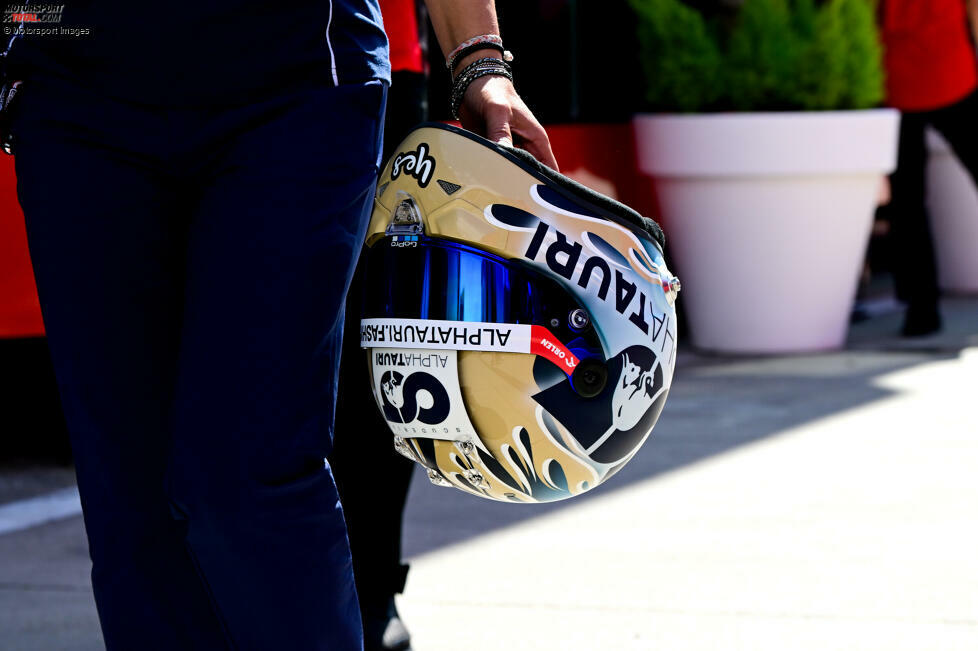 ... einem veränderten Helmdesign, was beides erstmals in Ungarn zu sehen ist. Und noch eine Premiere wartet auf Ricciardo, weil er ...