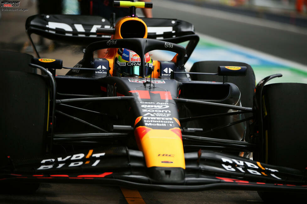 ... betreibt Sergio Perez im zweiten Red Bull mit P6 hinter George Russell im zweiten Mercedes. Von P15 kommend ist das ein noch ordentliches Ergebnis. Aber wer ist wohl mehr enttäuscht? Perez als Sechster oder ...