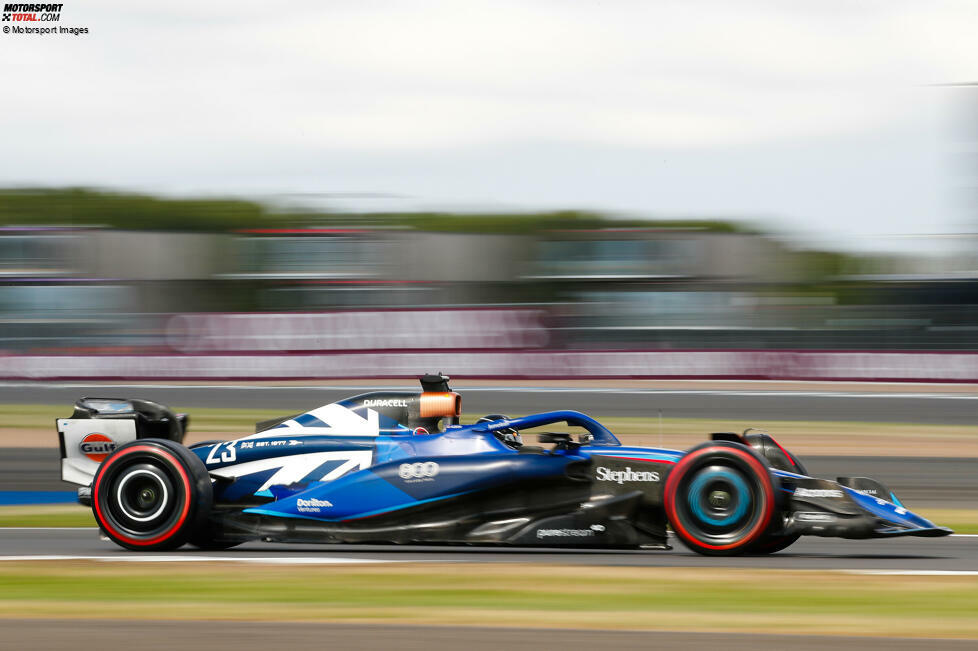 ... Alexander Albon im Williams FW45, der ein sehr gutes Wochenende mit P8 beschließt und weiteren Punkten für sein Team. Williams liegt im Ziel sogar vor ...