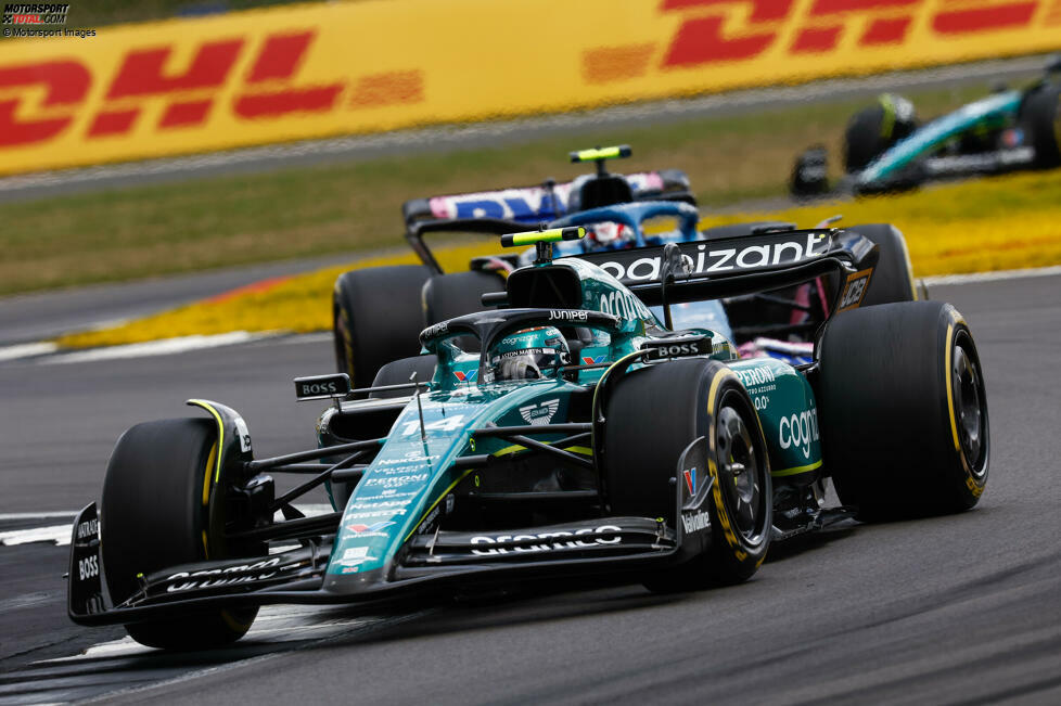 ... Fernando Alonso im Aston Martin auf P7? Der Ex-Champion macht im Rennen keinen Stich und muss fast nur in den Rückspiegel schauen, bleibt am Ende knapp vor ...