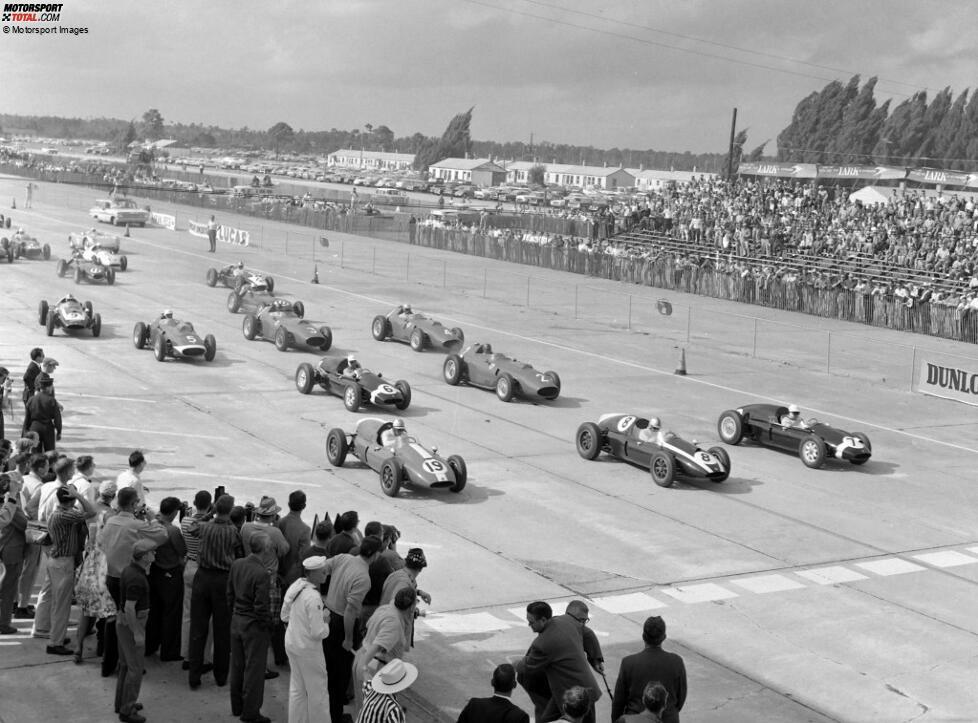 1959 wird der USA-Grand-Prix einmalig auf dem Sebring International Raceway in Florida ausgetragen. Der Rennausgang ist berühmt: Jack Brabham schiebt sein Auto ins Ziel - und ist Weltmeister!