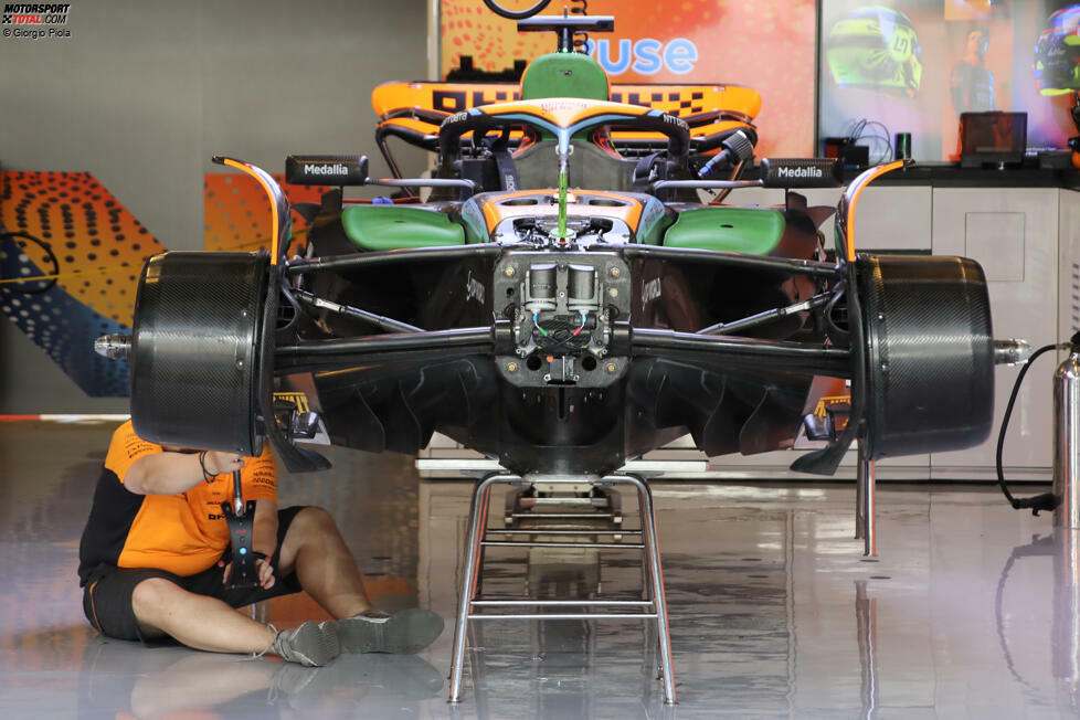 McLaren MCL60: Vorderrad-Aufhängung
