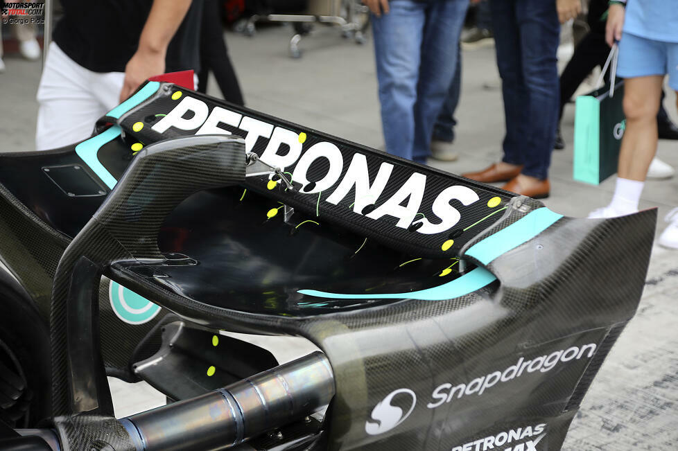 Mercedes W14: Heckflügel