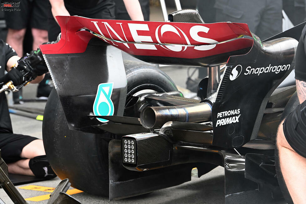 Mercedes W14: Heckflügel, Auspuff und Diffusor