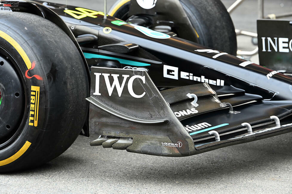 Mercedes W14: Frontflügel-Endplatte