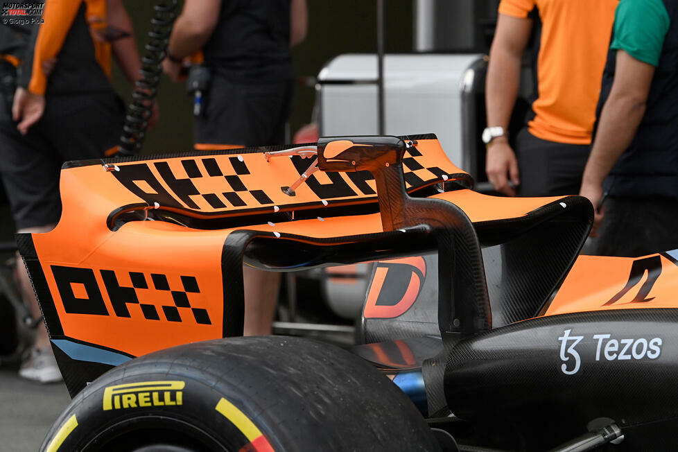 McLaren MCL60: Heckflügel
