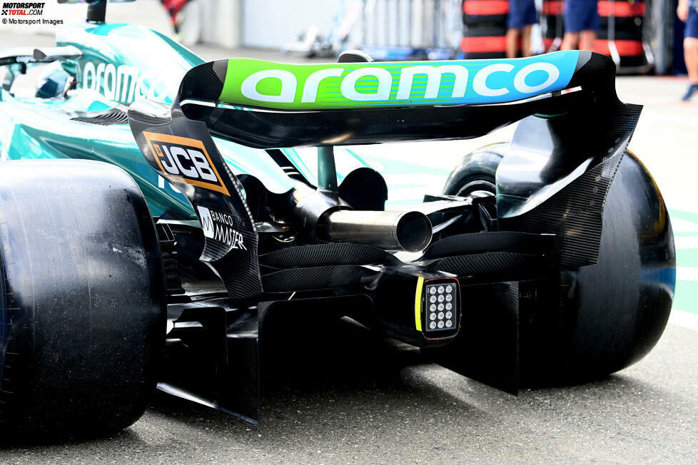 Die Heckflügel der Formel-1-Autos tragen ganz entscheidend zum Abtrieb bei. Welche raffinierten Feinheiten im Saisonverlauf neu dazugekommen sind, das zeigen wir in dieser Fotostrecke zur Formel-1-Technik!