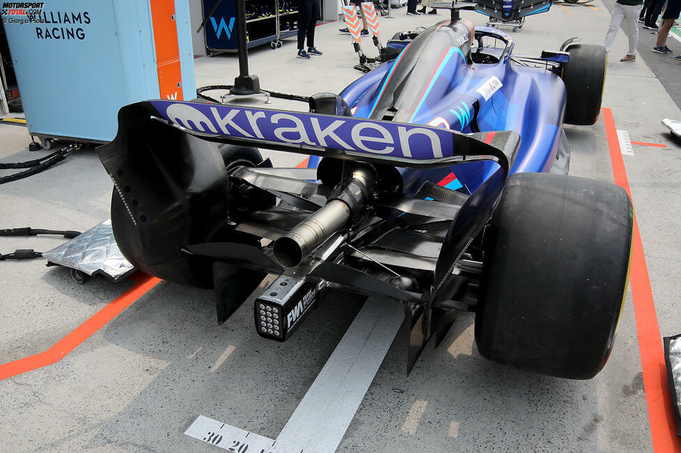 Williams FW45: Heckflügel, Auspuff und Diffusor