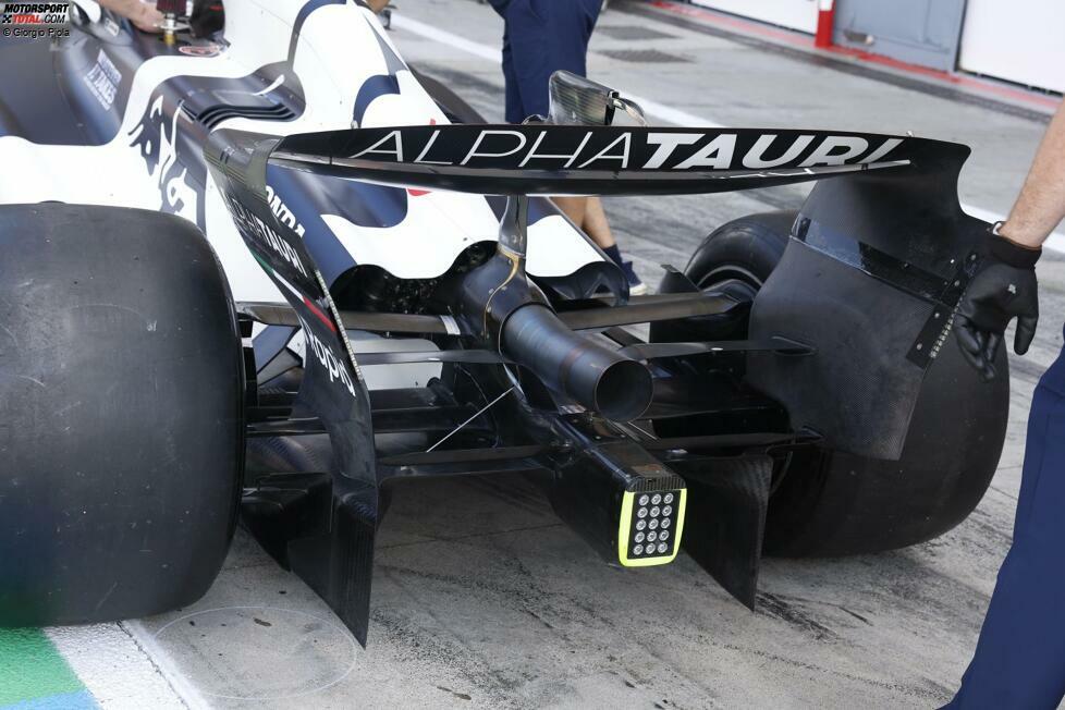 Der AT04 verfügt in Italien über einen Low-Downforce-Heckflügel, der mit einem zweiflügeligen Beam-Wing gepaart ist. Das obere Element ist weiter vorne und direkt unter dem Auspuff montiert, während das untere Element direkt über dem Diffusor angebracht ist.