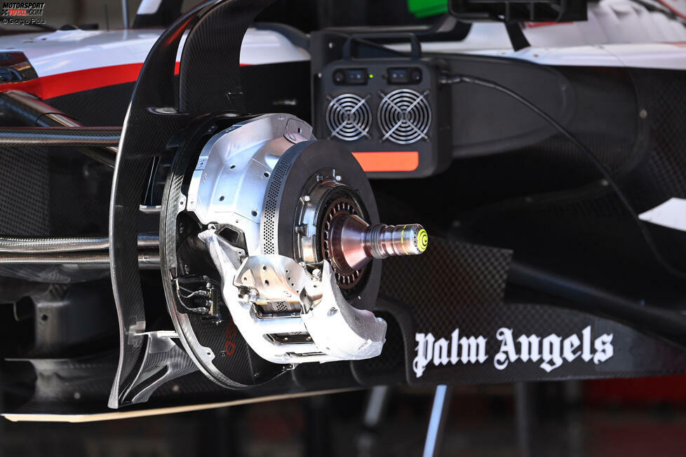 Haas VF-23: Vorderrad-Bremse
