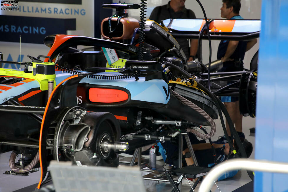 Williams FW45: Seitenkasten