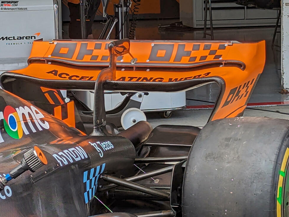 McLaren MCL60: Heckflügel