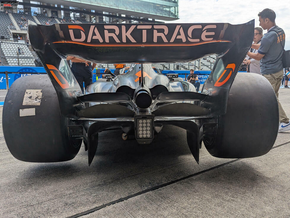 McLaren MCL60: Heckflügel, Auspuff, Beam-Wing und Diffusor