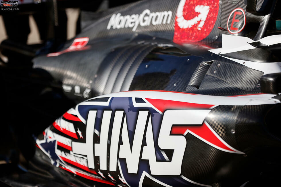 Haas VF-23: Kühlschlitze in der Motorhaube