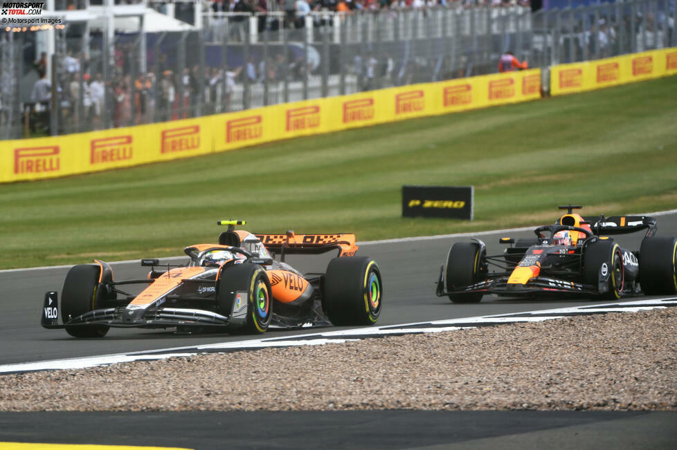 #10 Großbritannien: In Silverstone muss Verstappen für den Sieg kämpfen, denn McLaren macht ihm in der ersten Rennphase das Leben schwer. Am Ende aber triumphiert Verstappen erneut, zum bereits sechsten Mal in Folge. Perez kommt nach einem bitteren Q1-Aus noch auf P6 und fällt in der WM auf 255:156 Punkte zurück.