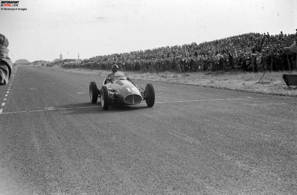 #3 Felice Bonetto (49 Jahre, 11 Monate, 29 Tage) - Seinen dritten Platz in Zandvoort 1953 teilt sich der Maserati-Pilot mit Jose Froilan Gonzalez, der aufgrund eines Aufhängungsschadens ausscheidet und den Wagen seines Markenkollegen nach 25 von 90 Runden übernimmt. Aufgrund der Regeln damals werden die vier Punkte unter beiden geteilt.