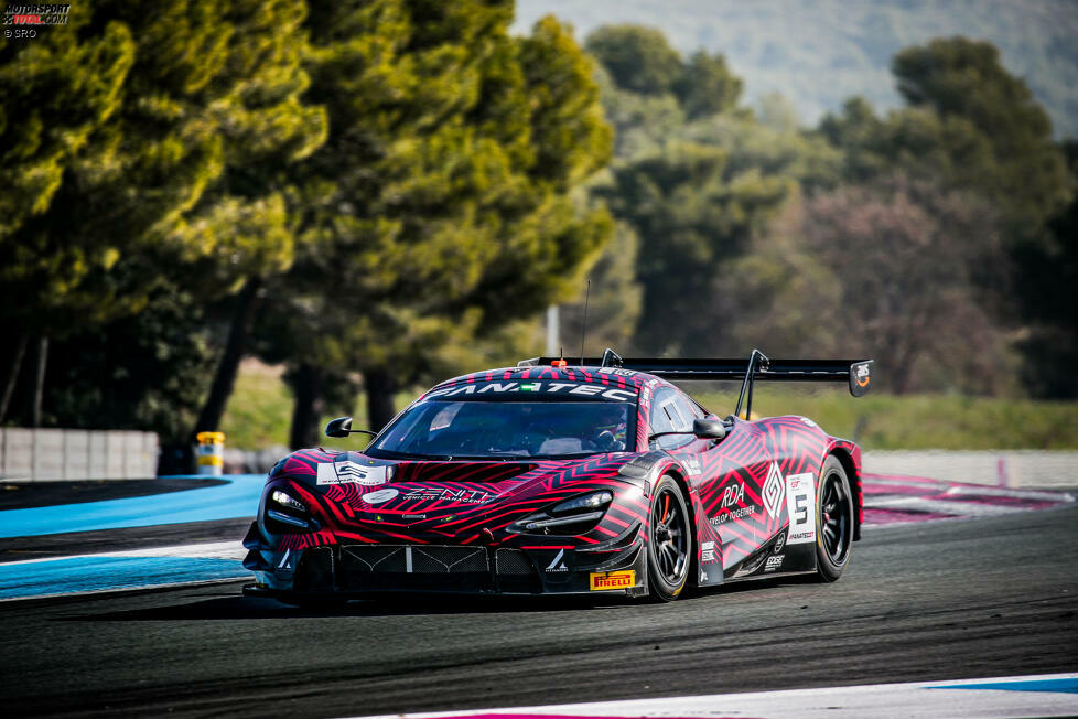 #5 - Optimum Motorsport - San de Haan/Charlie Fagg/Dean MacDonald - McLaren 720S GT3 Evo - Gold Cup