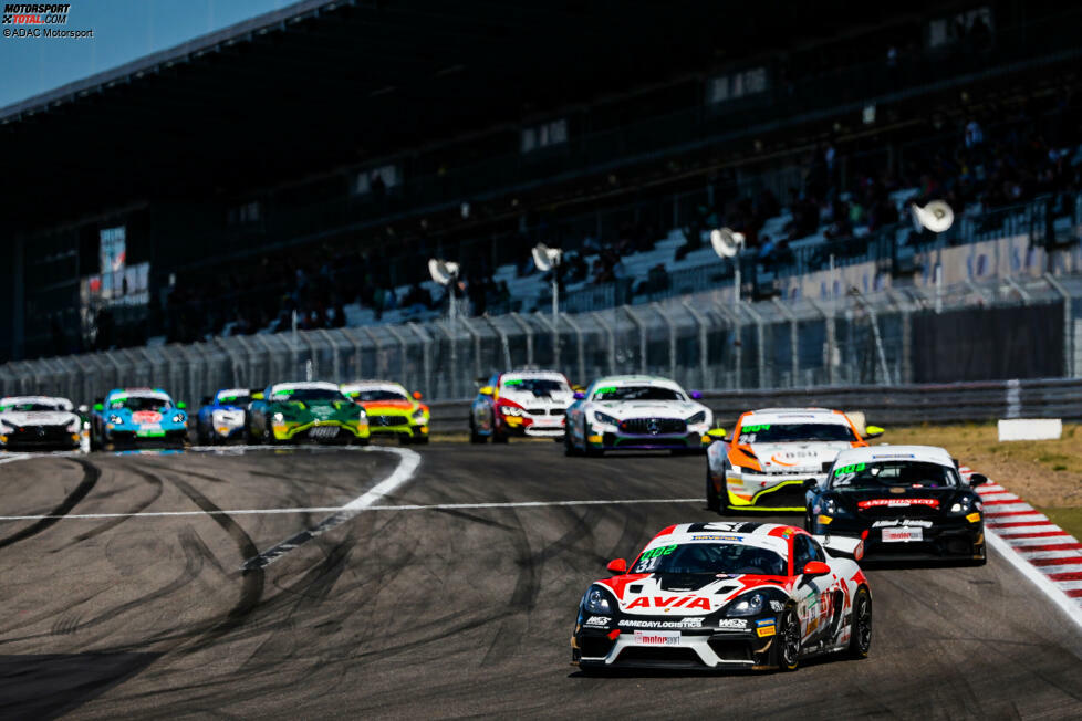 Mit Aston Martin Vantage GT4, BMW M4 GT4, Mercedes-AMG GT4, Toyota GR Supra GT4 und Porsche 718 Cayman GT4 konnten Fahrzeuge von fünf Herstellern mindestens ein Saisonrennen gewinnen. Das beste Ergebnis des KTM X-Bow GT4 war Platz elf.