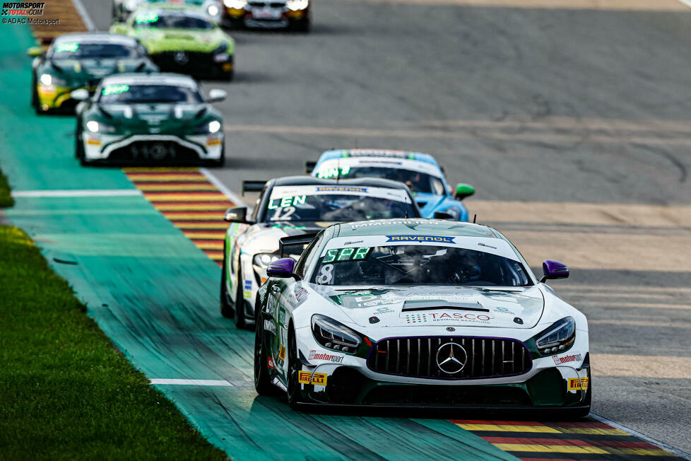 Insgesamt 18 Rennställe waren 2022 in der ADAC GT4 Germany unterwegs. Mit der CV Performance Group, dem Drago Racing Team ZVO, EastSide Motorsport, Schnitzelalm Racing (alle Mercedes-AMG) sowie Herberth Motorsport (Porsche) gab es fünf Neueinsteiger.