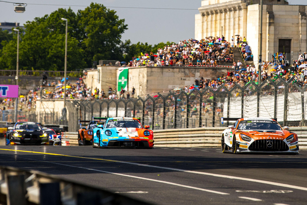 Blick auf die interessanten Statistiken der sechs Events der Saison 2023 des ADAC GT Masters mit zwölf Rennen auf fünf Rennstrecken in zwei Ländern