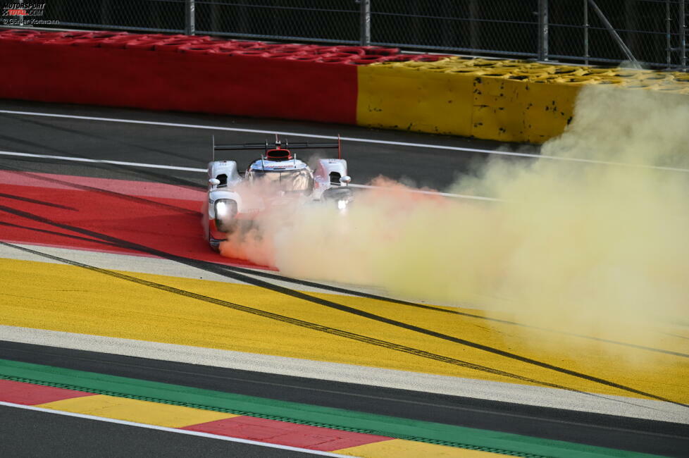 Mit dem Gegenpendler nach Korrigieren fliegt Hartley nach rechts ab. Jetzt ist der dreimalige Le-Mans-Sieger nur noch Passagier. - Foto: Günter Kortmann