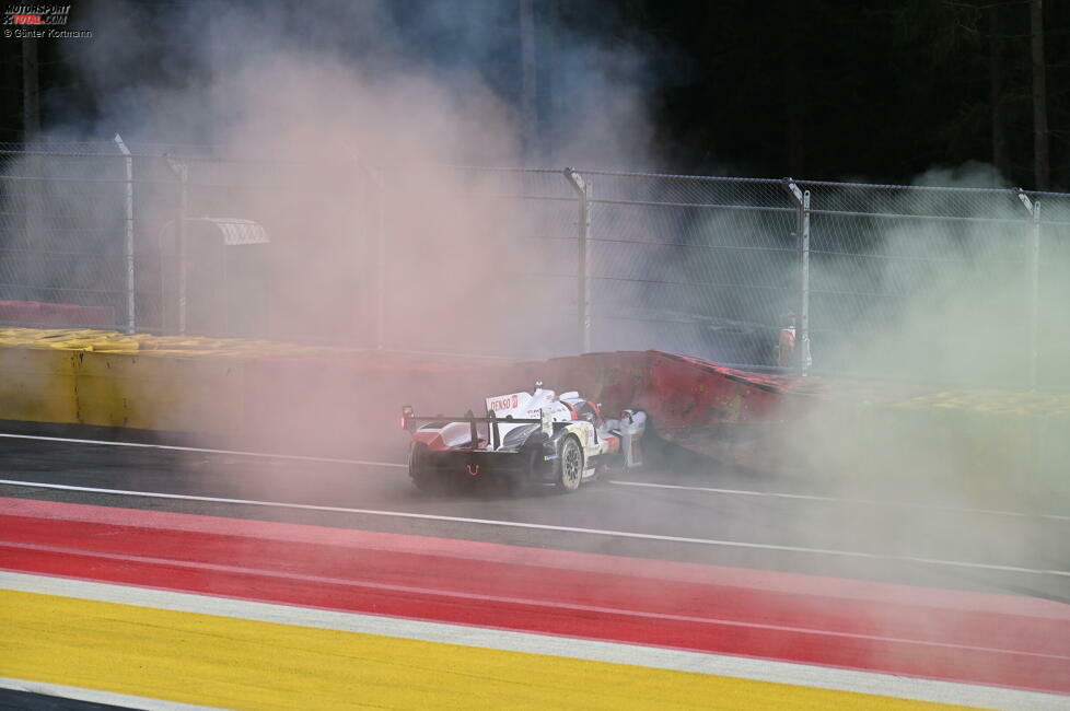 Der Staub lichtet sich langsam... - Foto: Günter Kortmann