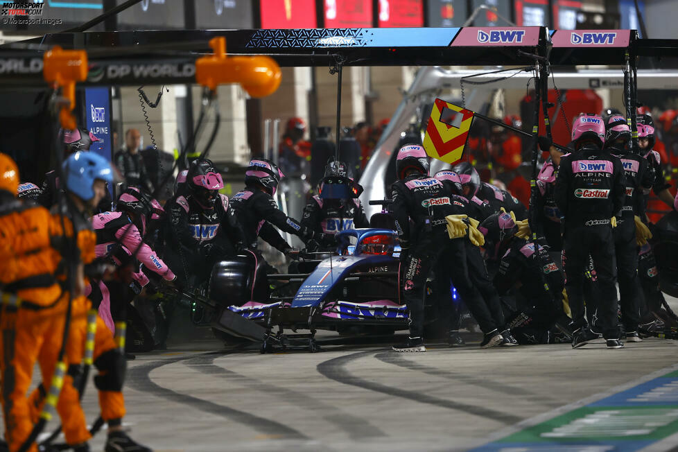 Esteban Ocon (3): Kämpfte sich völlig erschöpft ins Ziel, aber auch hier sei noch einmal erwähnt: Sympathiepunkte gibt es nicht. Und die anderen Fahrer hatten die gleichen schwierigen Bedingungen. P7 im Rennen ist völlig in Ordnung, aber den Crash im Sprint hätte er zumindest verhindern können. Keine 2 mehr für uns.