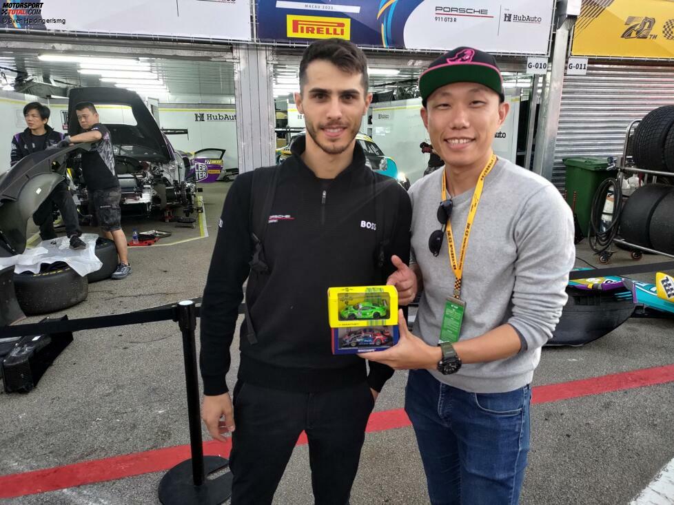 Preinings chinesische Fans! Drei Anhänger von DTM-Champion Thomas Preining sind vom chinesischen Festland eine Stunde angereist, um ihr Idol zu treffen. 