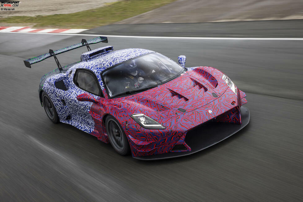 Maserati MC20 GT2 bei Testfahrten in Varano de Melegari