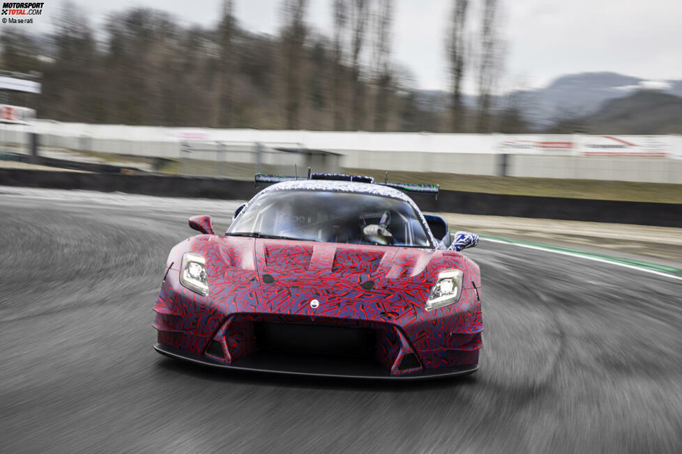 Maserati MC20 GT2 bei Testfahrten in Varano de Melegari