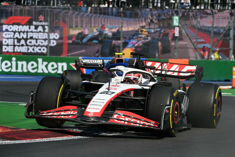 Kevin Magnussen (4): Am ganzen Wochenende langsamer als der Teamkollege. Während Hülkenberg sich sogar lange in den Top 10 halten konnte, hatte Magnussen nie eine realistische Chance auf Punkte. Der Crash war nicht seine Schuld, aber für eine 3 war es auch davon abgesehen deutlich zu wenig.