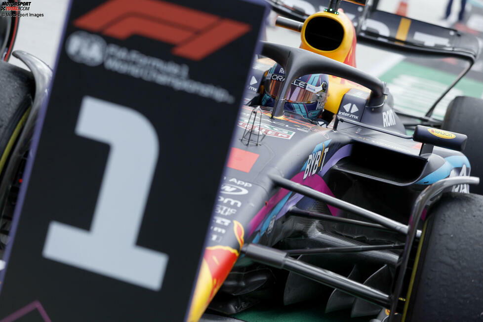 Max Verstappen (1): Nein, eine glatte 1 ist es nicht für den Weltmeister. Darüber haben wir intern hitzig diskutiert, weil Verstappen selbstverschuldet nur von P9 startete. Trotz des schwachen Qualifyings gibt es am Ende aber die Bestnote, weil das Rennen so überragend war. Trotzdem eine 1 mit Abzügen.