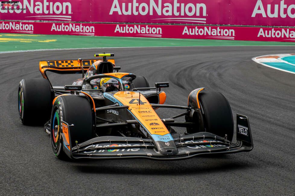 Lando Norris (4): Etwas schneller als der Teamkollege, aber am Samstag ebenfalls in Q1 raus, was er auf seine Kappe nimmt. Im Rennen dann auf der gleichen (nutzlosen) Strategie wie Piastri und dadurch ähnlich blass. Nicht wirklich seine Schuld, aber nur Mitfahren alleine reicht nicht für eine 3.