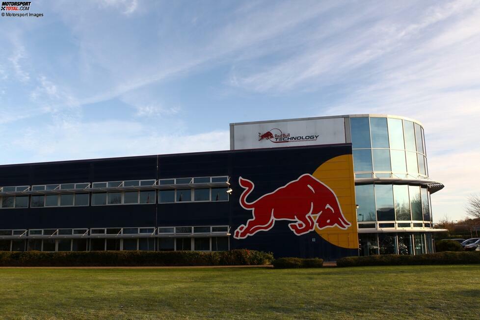 #6 Red Bull - 735 Mitarbeiter + 350 in der Motorenabteilung

Dass die Aussage 