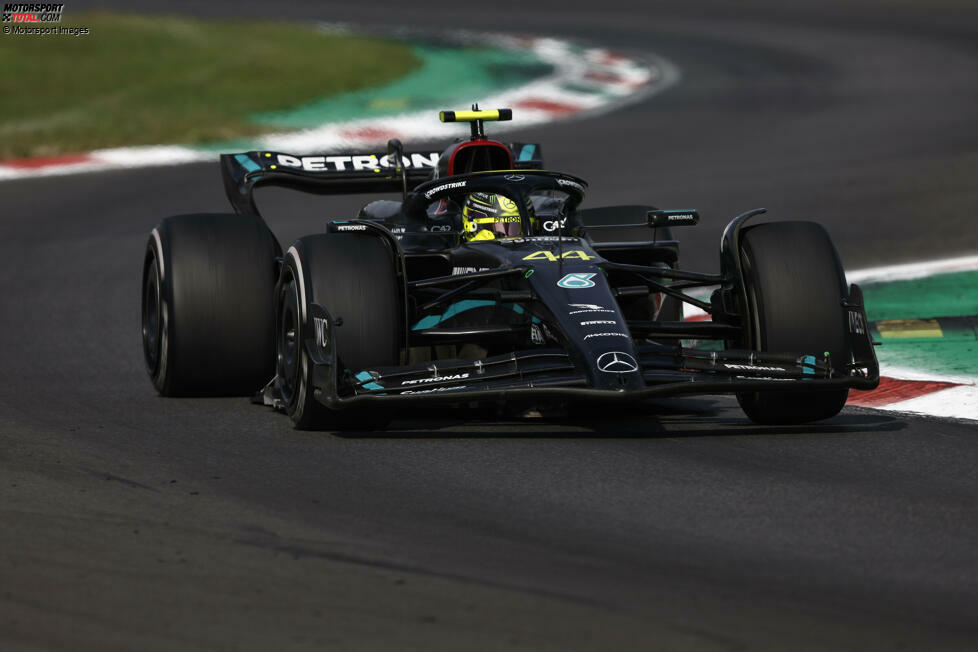 Lewis Hamilton (4): Im Qualifying vier Plätze hinter dem Teamkollegen, im Rennen blieb vor allem seine Aktion gegen Piastri in Erinnerung. Den Crash nahm er auf seine Kappe und entschuldigte sich. Einen Abzug gibt es trotzdem, weil er Piastri damit um Punkte brachte - auch wenn die Strafe keine Auswirkung auf sein Endergebnis hatte.