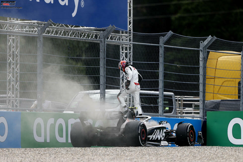 Nico Hülkenberg (2): Einigkeit dagegen beim Deutschen. Den Teamkollegen am ganzen Wochenende im Griff gehabt und im Sprint gepunktet, sodass man sogar über eine 1 nachdenken könnte. Letztendlich wissen wir aber nicht, wie sein Rennen nach dem unverschuldeten Ausfall weitergegangen wäre.