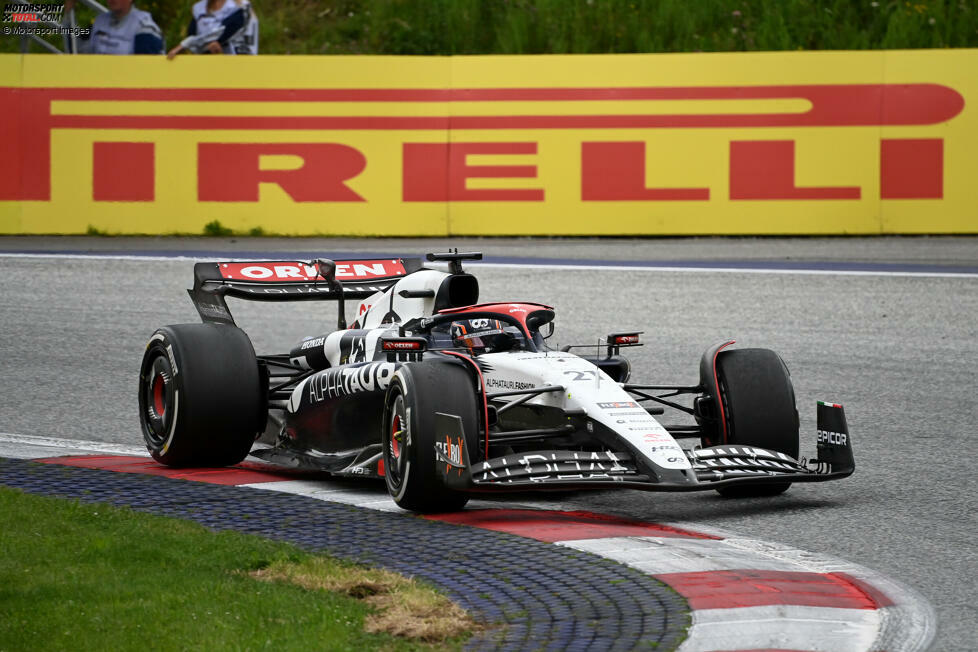 Nyck de Vries (5): Auch beim großen Red-Bull-Heimspiel gelang wieder nicht der Durchbruch. Letzter Platz im Qualifying, im Sprint und im Rennen 17., dazu Magnussen am Sonntag einmal von der Strecke geschoben und bestraft. Zumindest von außen bekommt man den Eindruck, dass die Luft langsam dünn werden könnte ...