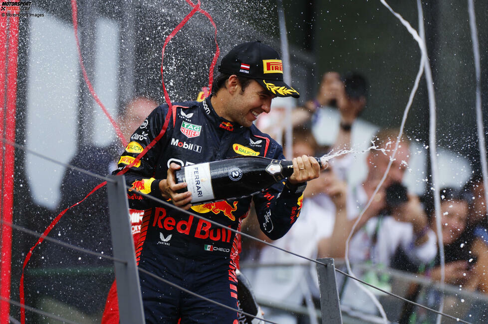 Sergio Perez (3): War am ganzen Wochenende nicht zu 100 Prozent fit, doch das alleine ist keine Entschuldigung dafür, dass er in Q2 keine einige (legale) schnelle Runde zusammenbrachte. Sprint mit P2 und Rennen mit P3 ordentlich und gut fürs Selbstvertrauen. Aber auch dort klar langsamer als der Teamkollege.
