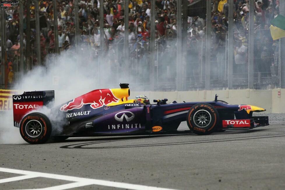 Sieg #47 (Sebastian Vettel - Brasilien 2013): Als Vettel das Saisonfinale 2013 gewinnt, steht er längst als Weltmeister fest - zum vierten Mal in Folge. Mit seinem Erfolg in Sao Paulo feiert er seinen neunten Sieg in Serie und stellt einen neuen Rekord auf. Was keiner ahnt: Vettels 38. Sieg für Red Bull soll zugleich sein letzter sein ...