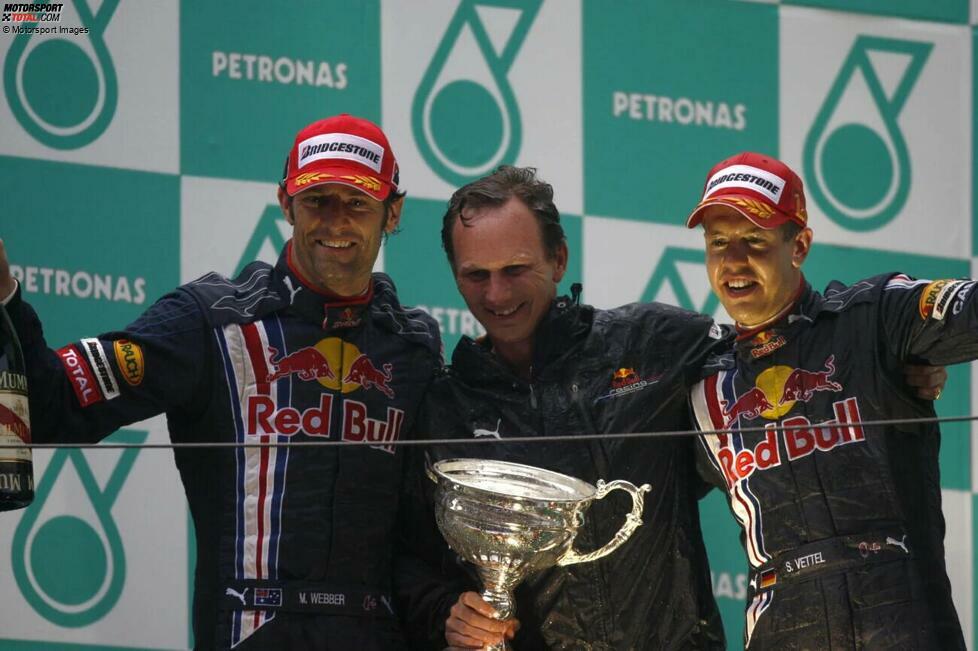 Sieg #1 (Sebastian Vettel - China 2009): Bereits 2005 steigt Red Bull in die Formel 1 ein, doch es dauert mehr als vier Jahre bis zum ersten Sieg. Dafür gibt es gleich doppelten Grund zur Freude: Sebastian Vettel und Teamkollege Mark Webber bescheren den Bullen beim ersten Triumph direkt einen Doppelsieg!