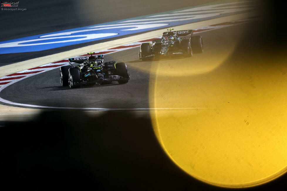 Lewis Hamilton (2): Im Qualifying minimal langsamer als der Teamkollege, im Rennen dann aber wieder vor Russell. P4 wäre vielleicht möglich gewesen, in der entscheidenden Phase kam er aber nicht an Sainz vorbei. Am Ende sind P5 und 50 Sekunden Rückstand nicht der Anspruch von Mercedes - in Bahrain aber die Realität.