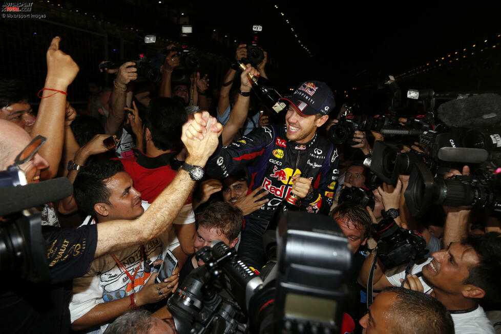 Ein klares Bild wieder im Folgejahr: Bei seinem vierten und letzten WM-Titel liegt Vettel bereits zur Sommerpause mit 38 Punkten vor dem Rest der Welt, Red Bull 69 Punkte. Sensationell: Nach der Sommerpause gewinnt Vettel alle neun(!) noch verbleibenden Rennen.